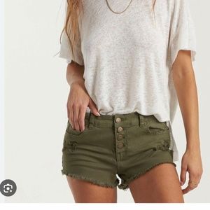 Billabong buttoned up denim shorts, Canteen, Size 26